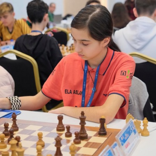 Nida Satranç Bursa - Ela ASLAN Yedi (7) Yaş Kızlar Türkiye Şampiyonu -2018<br>Sekiz (8)Yaş Kızlar Türkiye Şampiyonu -2019<br>On İki Yaş Kızlar Türkiye Şampiyonu -2023<br>Avrupa Yaş Grupları 8 Yaş Kızlar 5.si -2019<br>On Yaş (12) Kızlar Türkiye 3.sü -2021<br>On Bir (11) Yaş Kızlar Türkiye 2.si -2022
